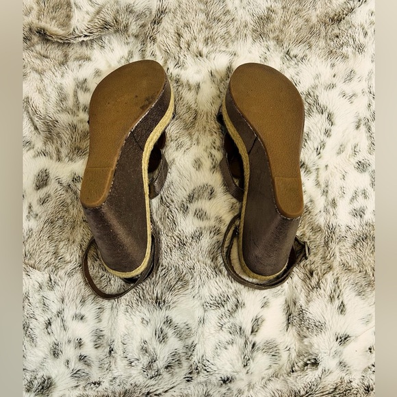 Steve Madden Metallic Strappy Platform Adorned Wedge Sandals - Picture 7 of 8